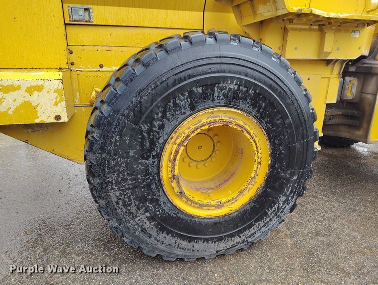 image for item ED0119 1993 John Deere 744E wheel loader