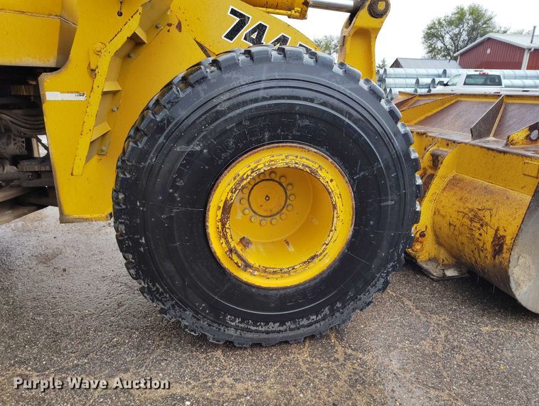 image for item ED0119 1993 John Deere 744E wheel loader