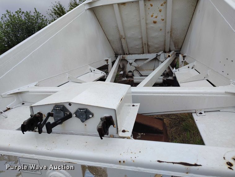 image for item ED0120 1998 Ranco bottom dump trailer