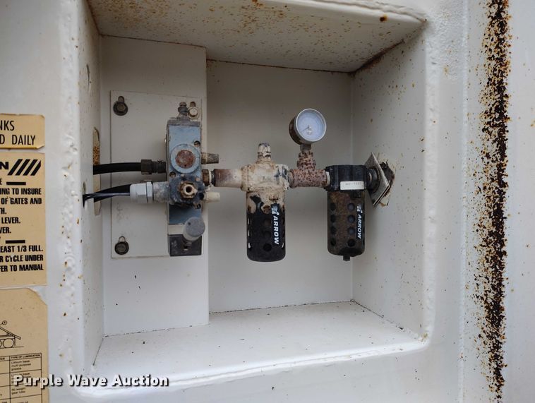 image for item ED0120 1998 Ranco bottom dump trailer