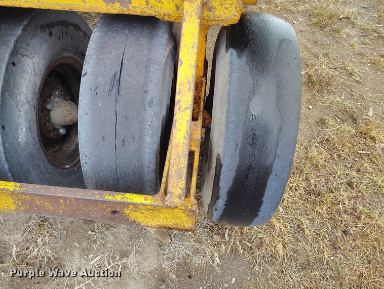 image for item ED0121 Grace Mfg. Co. pneumatic roller