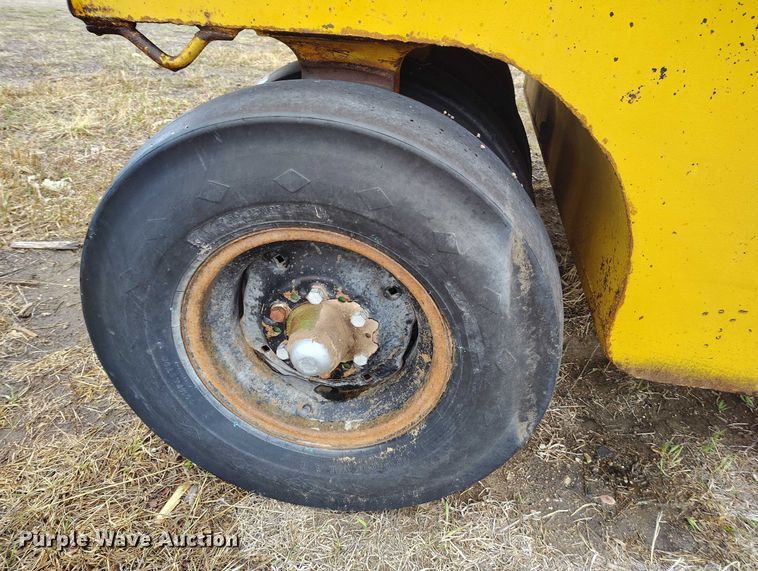 image for item ED0121 Grace Mfg. Co. pneumatic roller