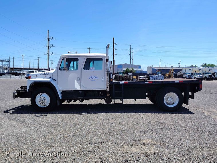 image for item ED0123 1982 International 1954 Crew Cab flatbed truck