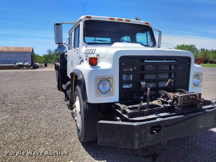 image for item ED0123 1982 International 1954 Crew Cab flatbed truck