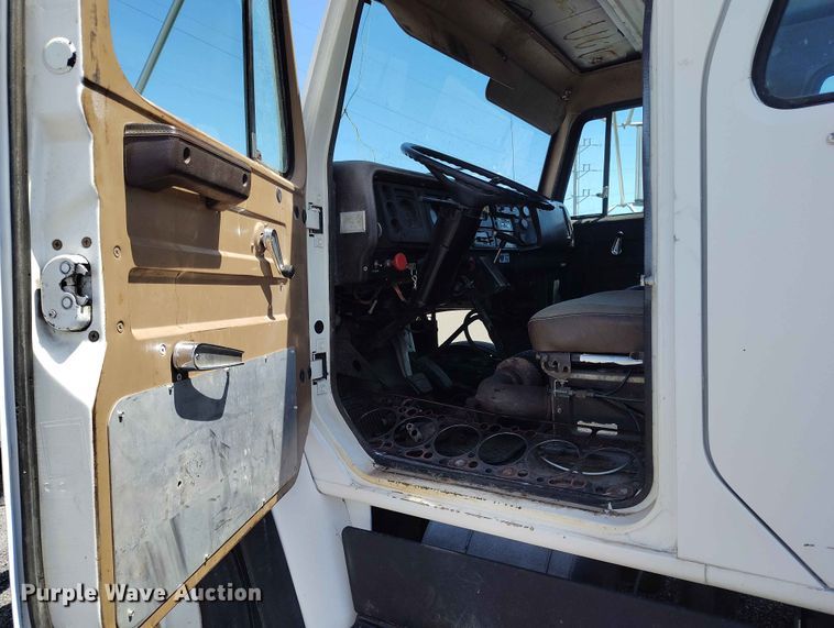 image for item ED0123 1982 International 1954 Crew Cab flatbed truck