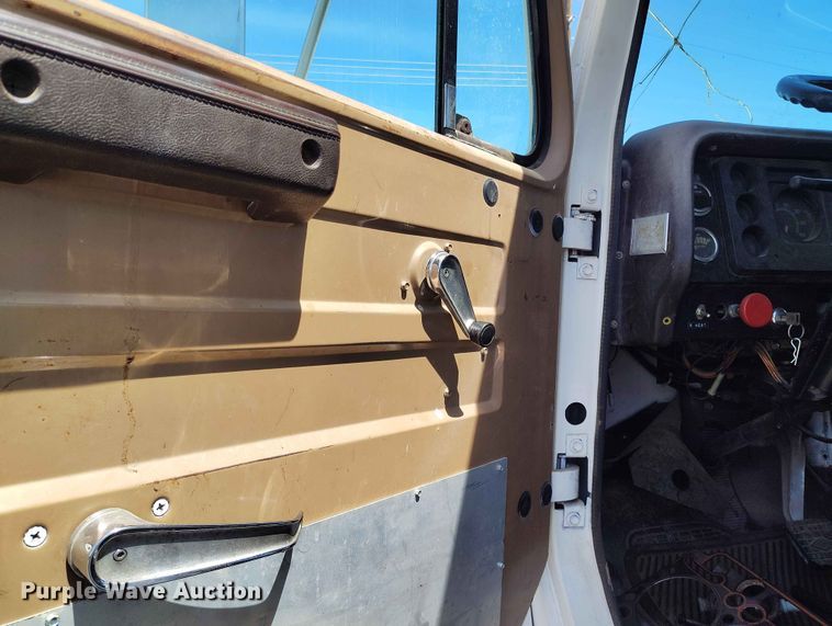 image for item ED0123 1982 International 1954 Crew Cab flatbed truck