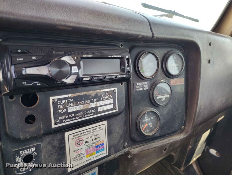 image for item ED0123 1982 International 1954 Crew Cab flatbed truck