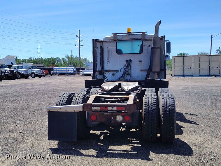 image for item ED0126 2002 International 9200i semi truck