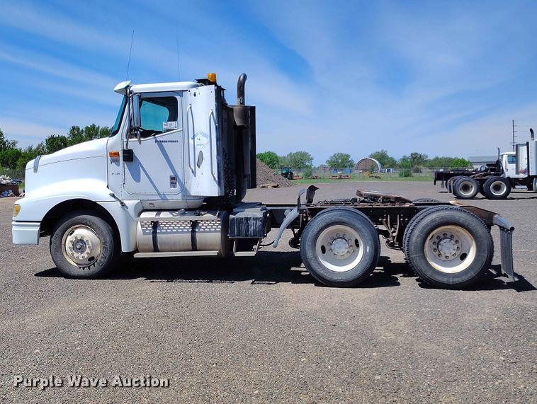 image for item ED0126 2002 International 9200i semi truck