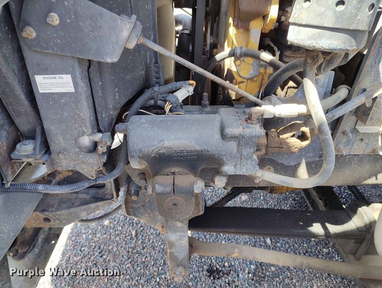 image for item ED0126 2002 International 9200i semi truck