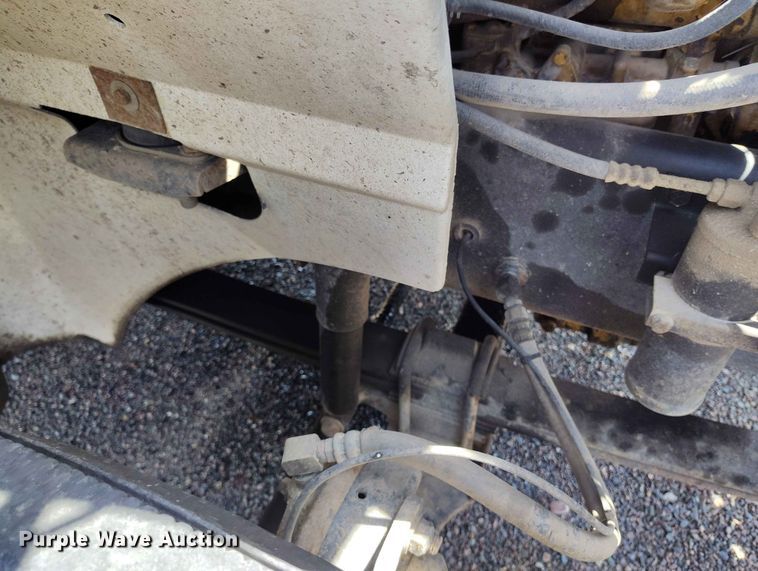 image for item ED0126 2002 International 9200i semi truck
