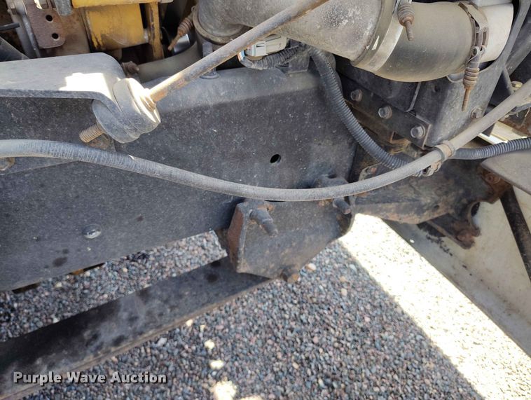 image for item ED0126 2002 International 9200i semi truck