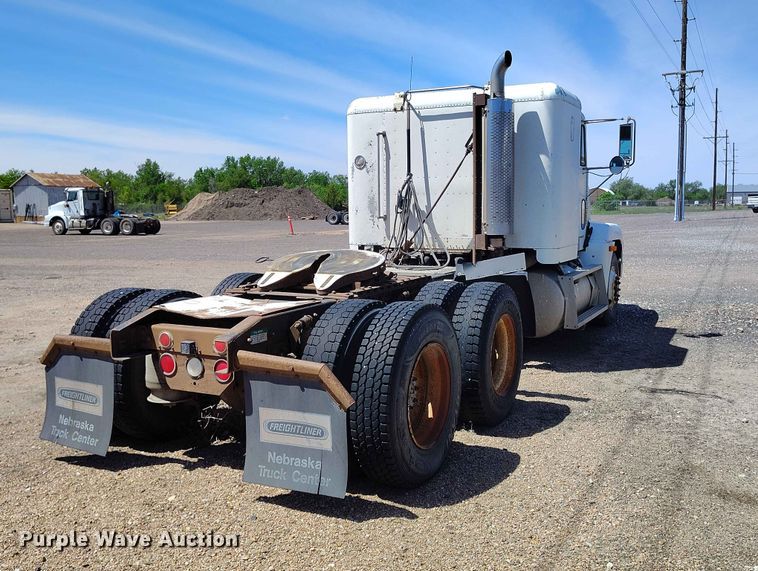 image for item ED0128 1996 Freightliner FLD semi truck