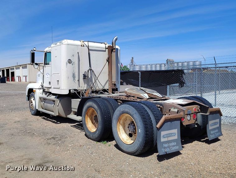 image for item ED0128 1996 Freightliner FLD semi truck