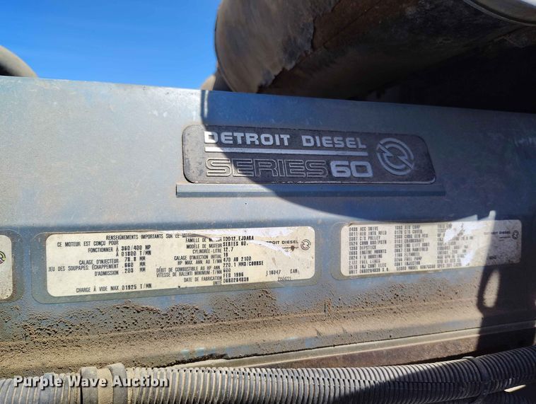 image for item ED0128 1996 Freightliner FLD semi truck