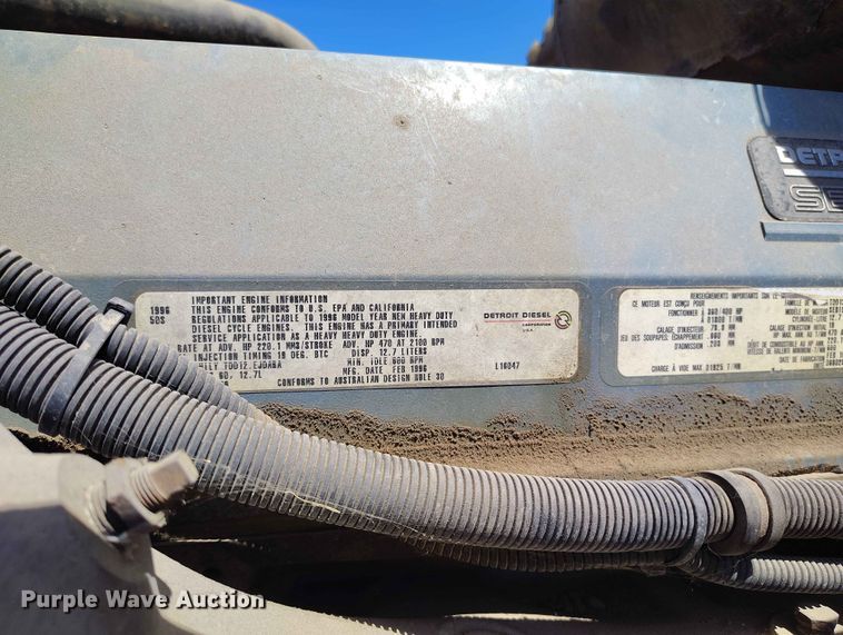 image for item ED0128 1996 Freightliner FLD semi truck