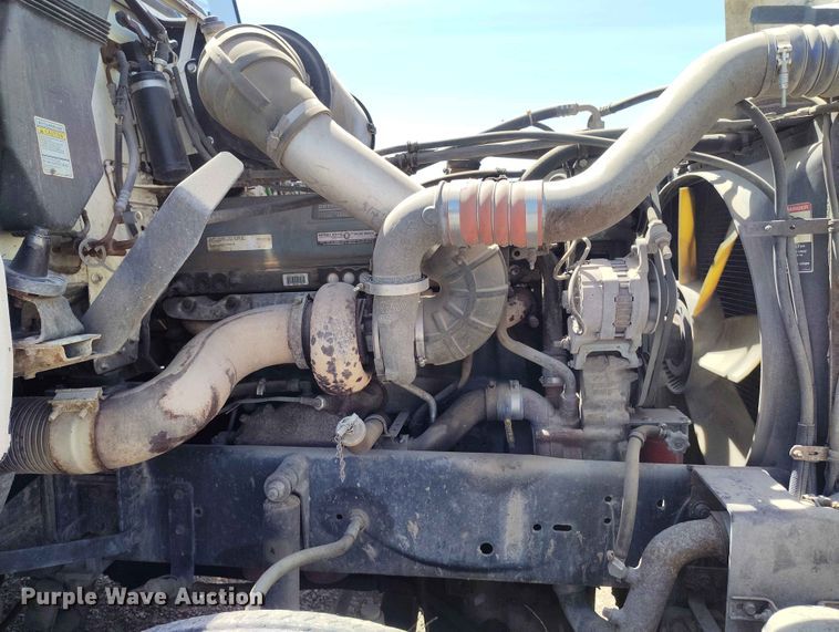 image for item ED0128 1996 Freightliner FLD semi truck
