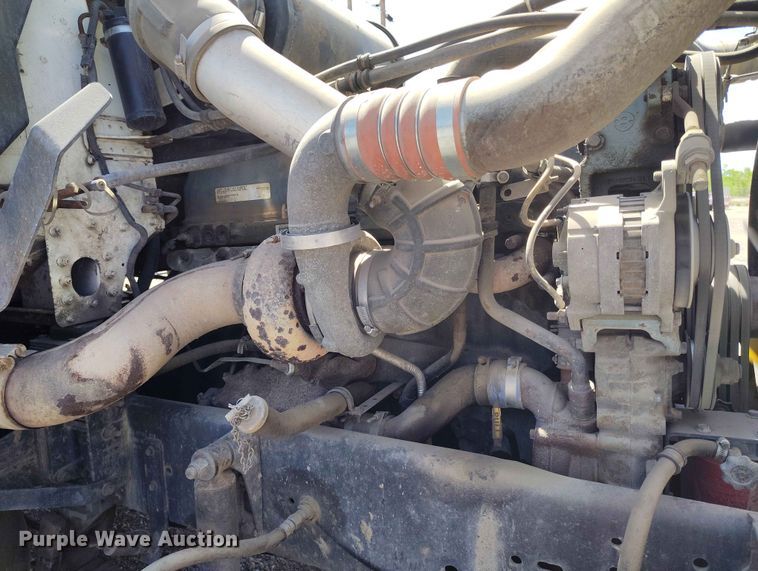 image for item ED0128 1996 Freightliner FLD semi truck