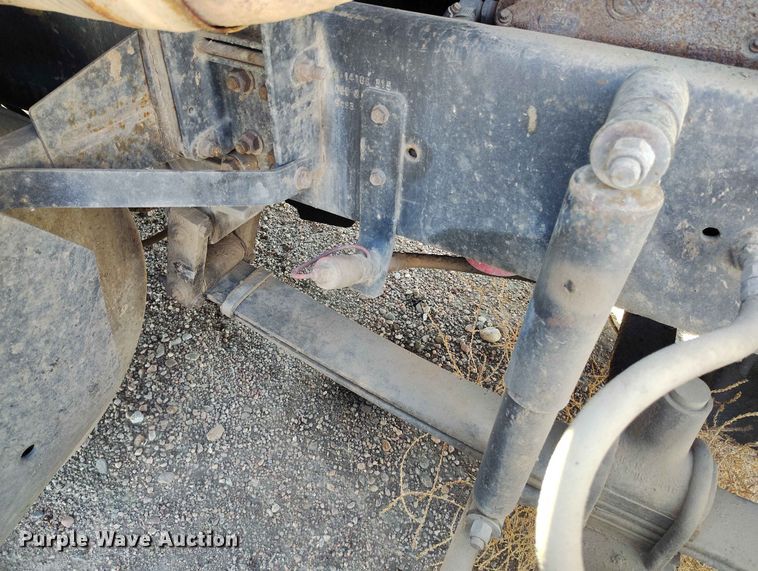 image for item ED0128 1996 Freightliner FLD semi truck