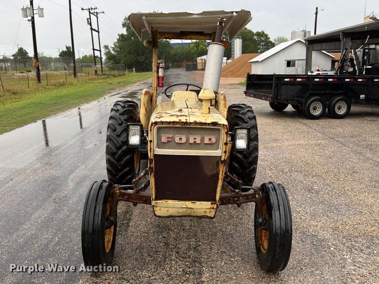 image for item ED5217 1962 Ford 2000 tractor