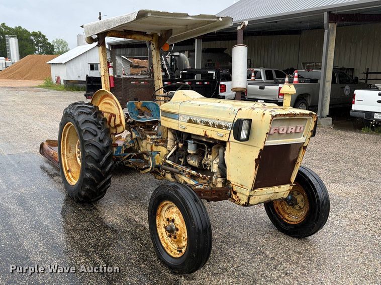 image for item ED5217 1962 Ford 2000 tractor