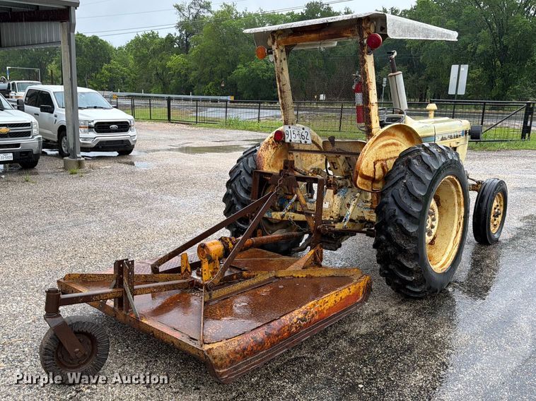 image for item ED5217 1962 Ford 2000 tractor
