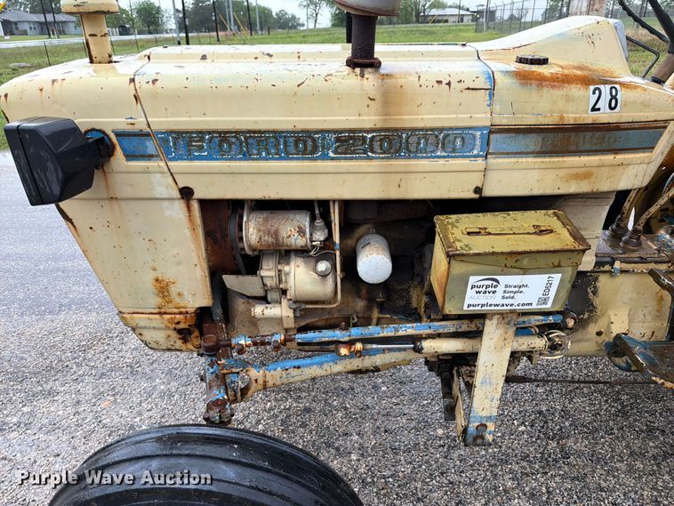 image for item ED5217 1962 Ford 2000 tractor