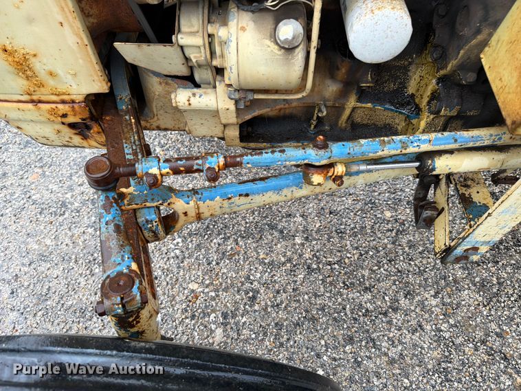 image for item ED5217 1962 Ford 2000 tractor