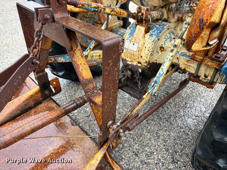 image for item ED5217 1962 Ford 2000 tractor