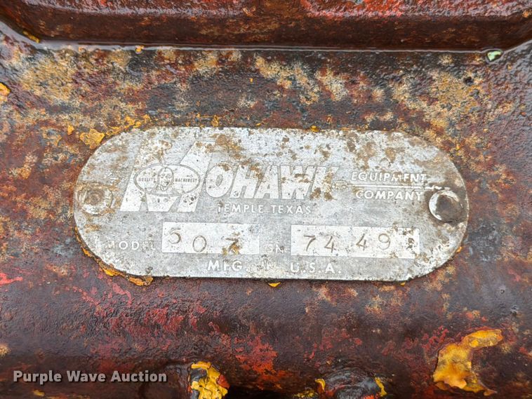 image for item ED5217 1962 Ford 2000 tractor