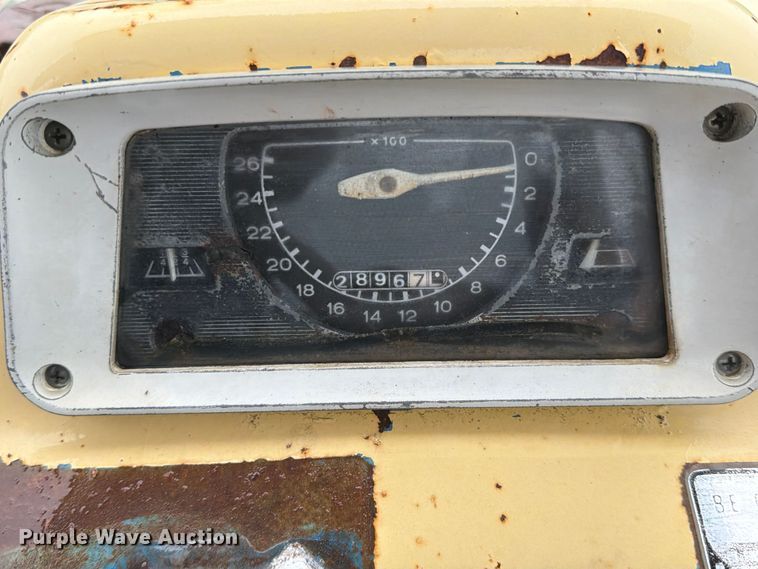 image for item ED5217 1962 Ford 2000 tractor