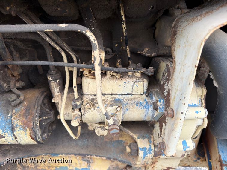 image for item ED5217 1962 Ford 2000 tractor