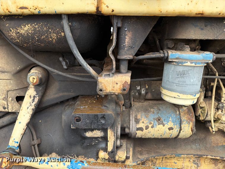 image for item ED5217 1962 Ford 2000 tractor