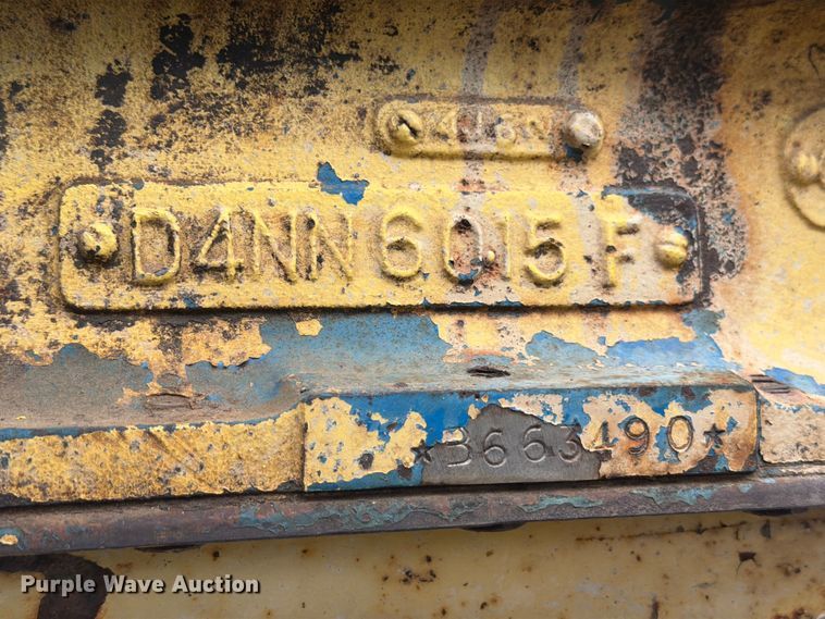 image for item ED5217 1962 Ford 2000 tractor