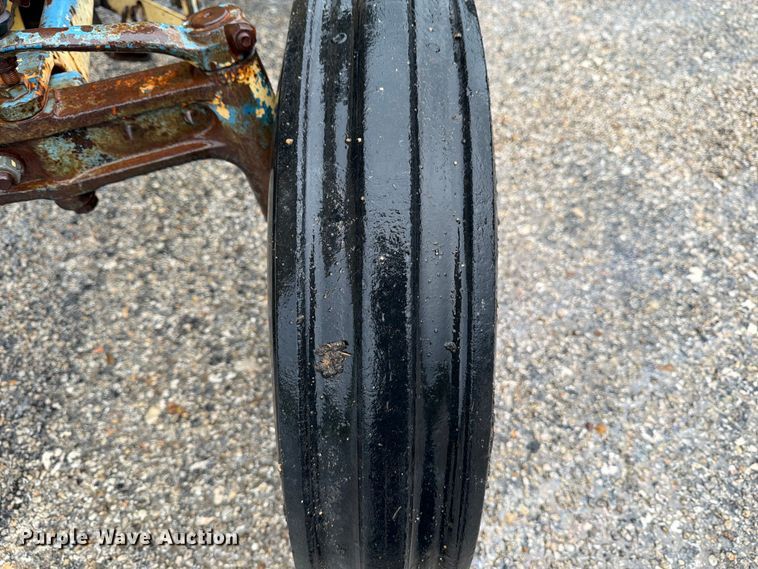image for item ED5217 1962 Ford 2000 tractor