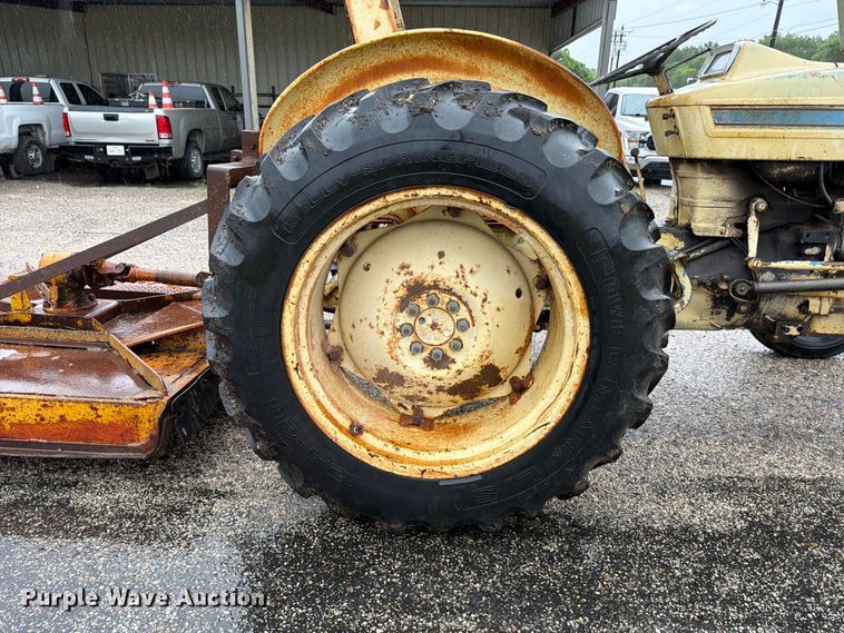 image for item ED5217 1962 Ford 2000 tractor