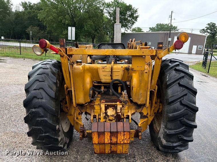 image for item ED5218 1975 International 2514D-B industrial tractor