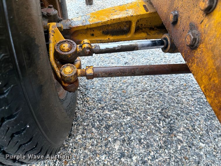 image for item ED5218 1975 International 2514D-B industrial tractor
