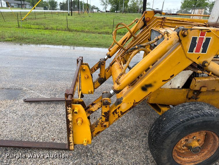 image for item ED5218 1975 International 2514D-B industrial tractor