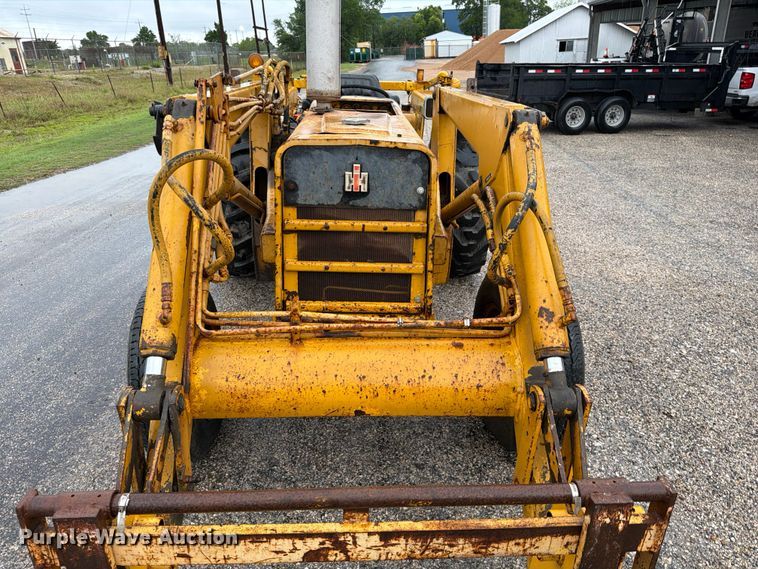 image for item ED5218 1975 International 2514D-B industrial tractor