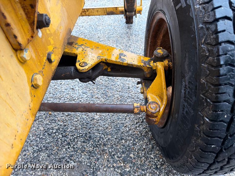 image for item ED5218 1975 International 2514D-B industrial tractor