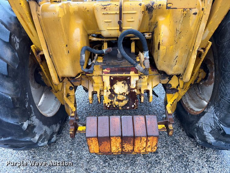 image for item ED5218 1975 International 2514D-B industrial tractor