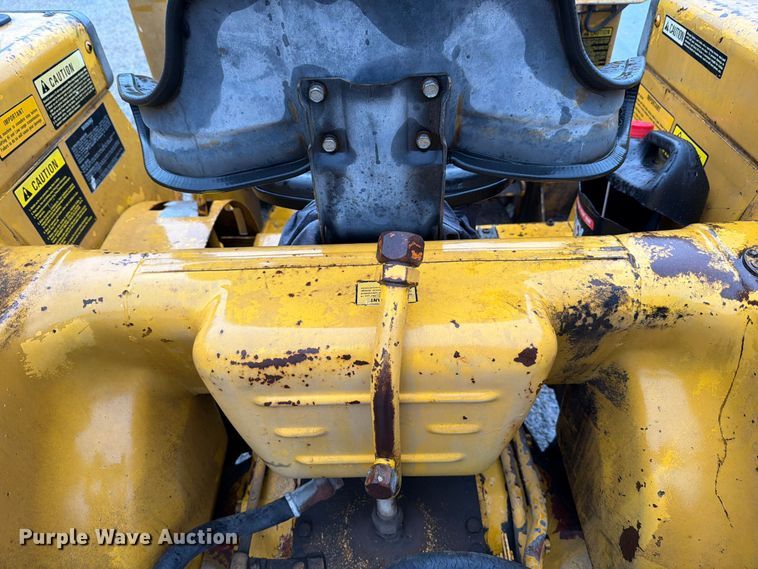 image for item ED5218 1975 International 2514D-B industrial tractor
