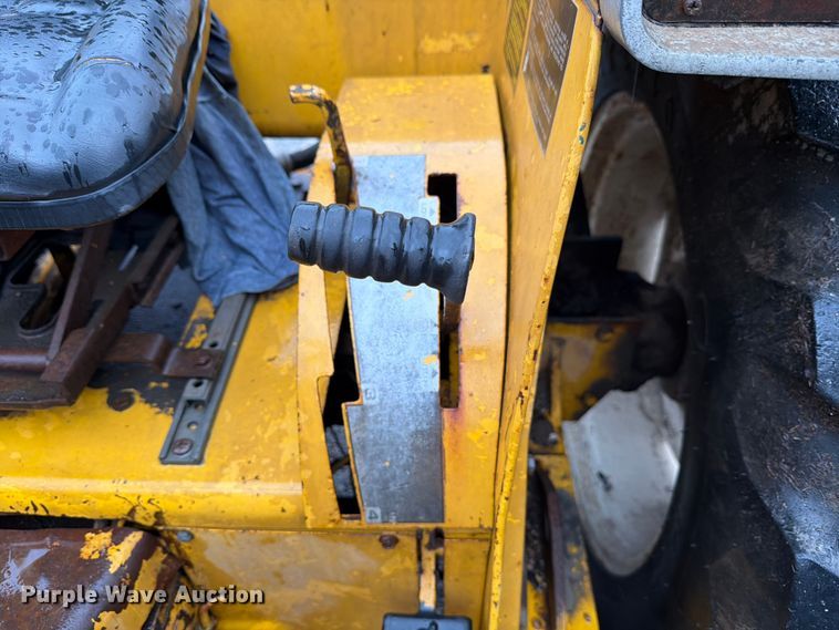 image for item ED5218 1975 International 2514D-B industrial tractor