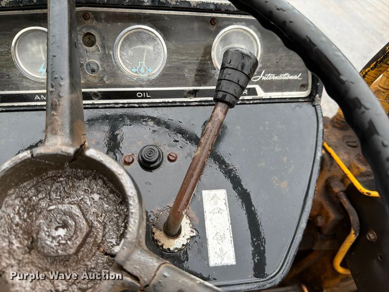 image for item ED5218 1975 International 2514D-B industrial tractor