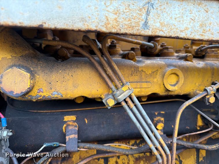image for item ED5218 1975 International 2514D-B industrial tractor