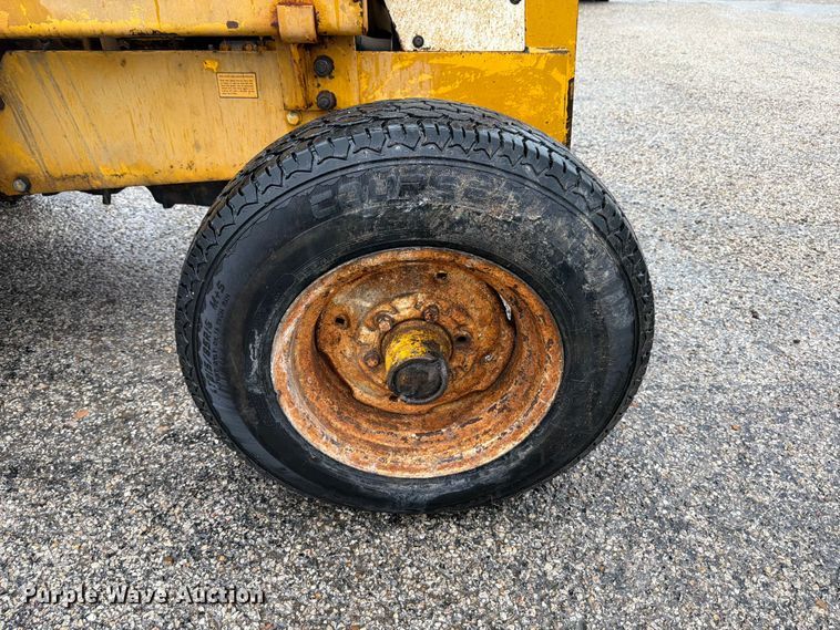 image for item ED5218 1975 International 2514D-B industrial tractor