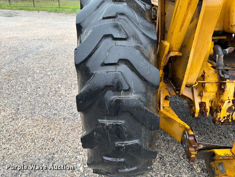 image for item ED5218 1975 International 2514D-B industrial tractor