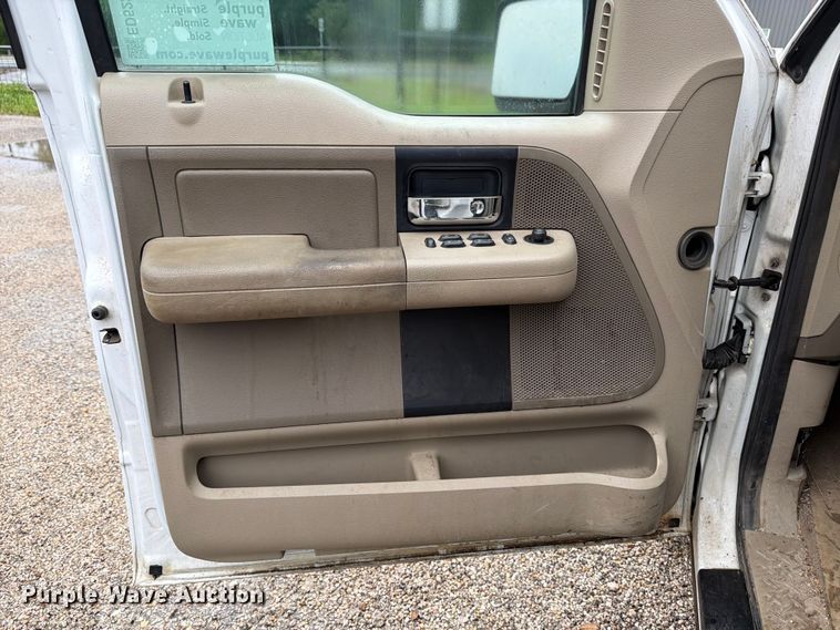 image for item ED5220 2006 Ford F150 Crew Cab pickup truck