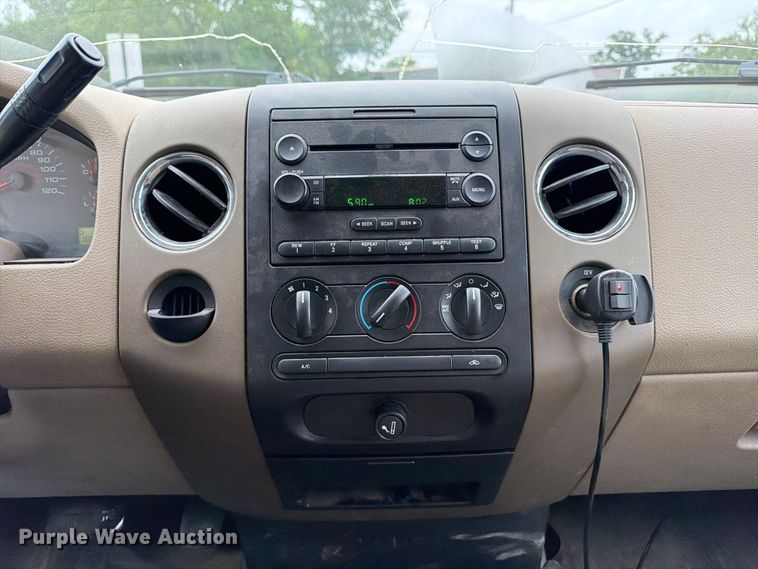 image for item ED5220 2006 Ford F150 Crew Cab pickup truck